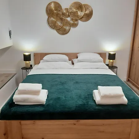 Apartman Via *